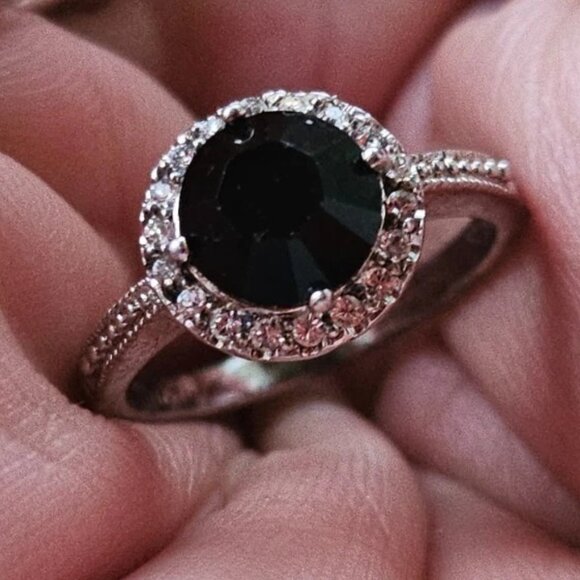 Women Ring Black Faux Stone Silver Tone Fashion Jewelry Rings Size 9 Unbranded - Picture 1 of 12
